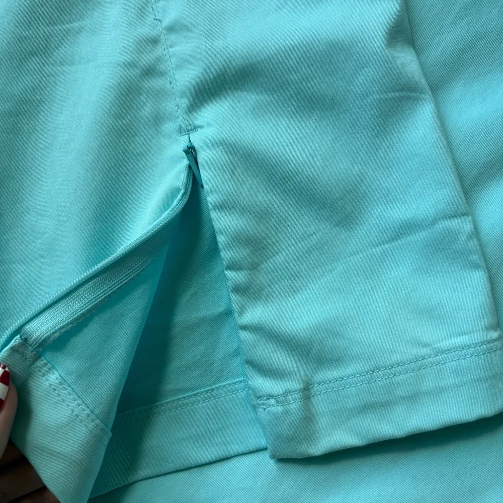 Nike Golf NWOT Aqua Blue Capri Pants - Size 12